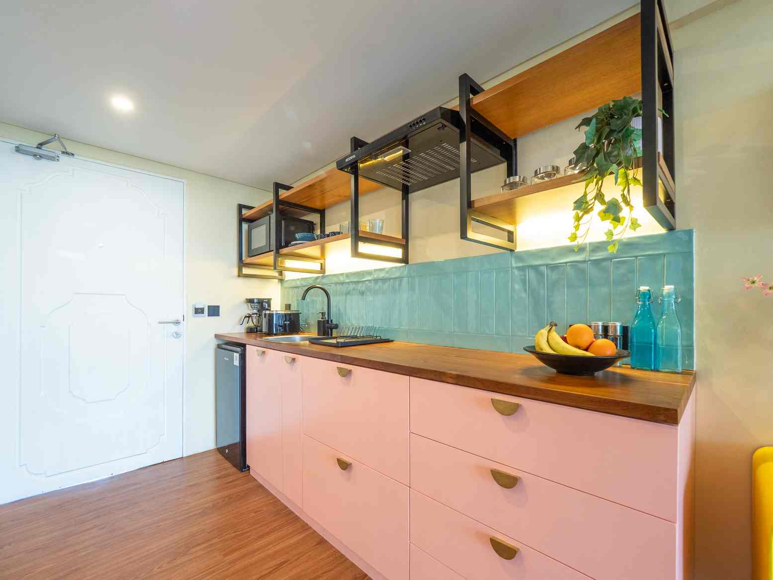 Six Unique Loft Studio