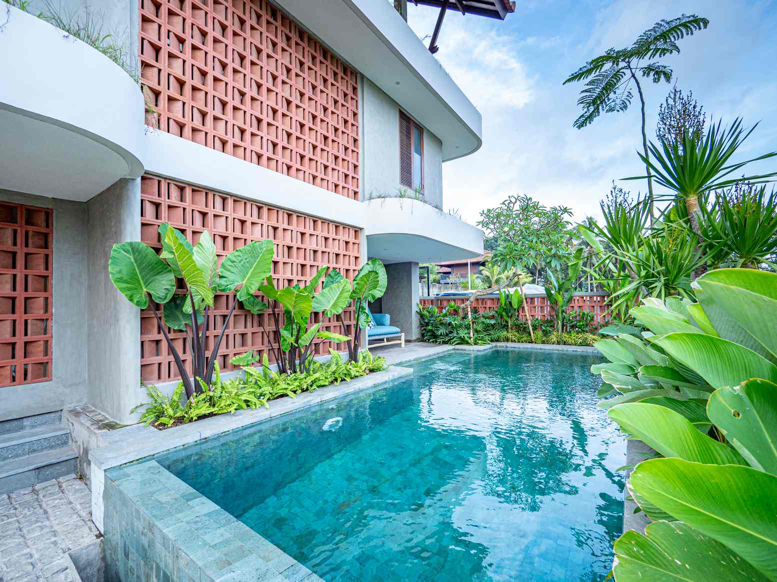 Tarate Six Unique Studio Units