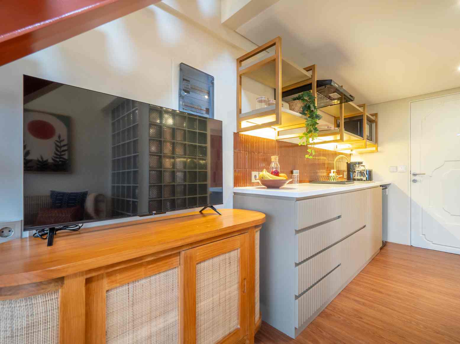 Room Thamarai