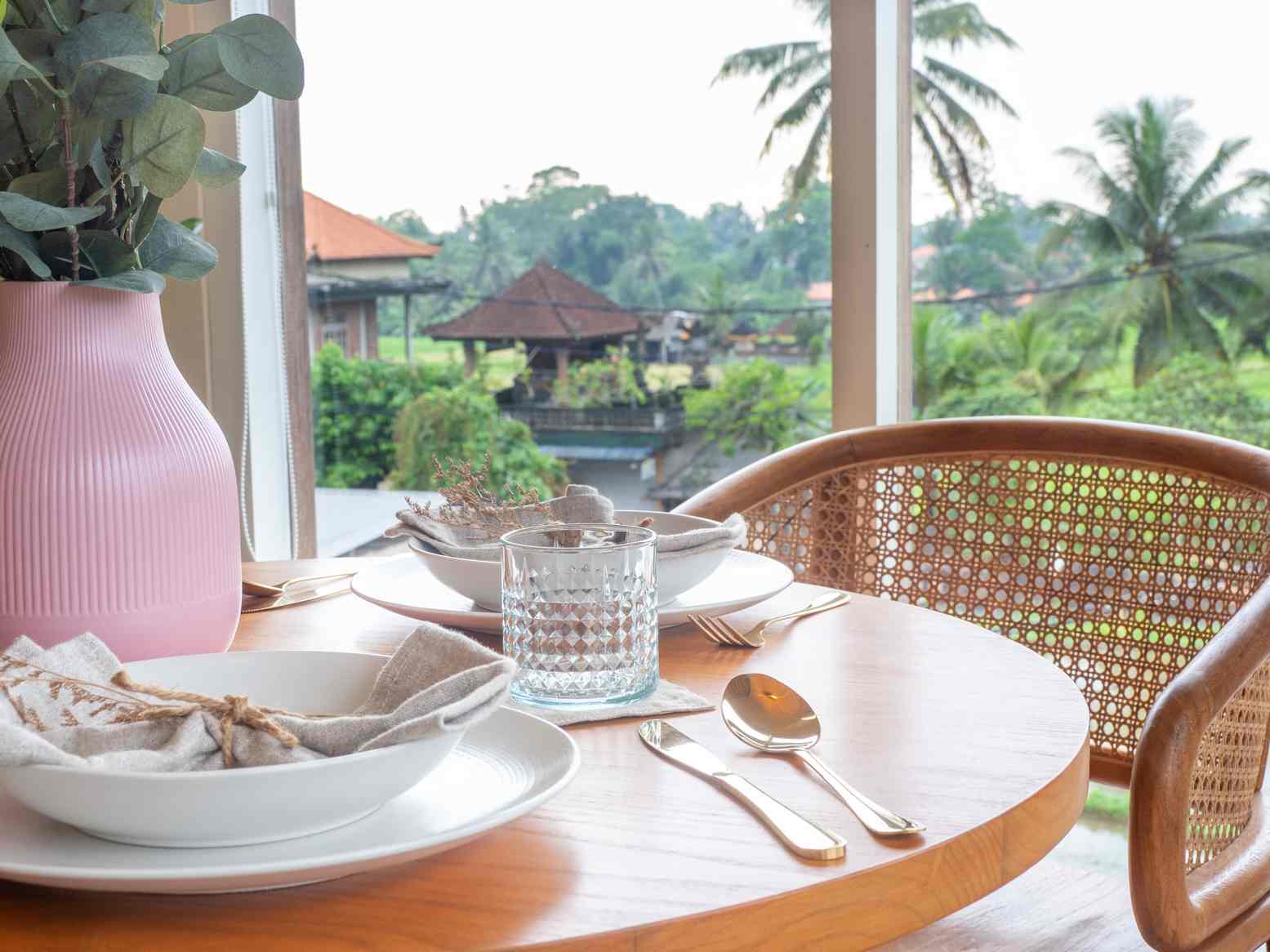 Room Thamarai